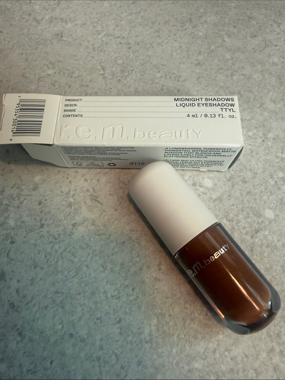 r.e.m. beauty Midnight Shadows Liquid Eyeshadow — Brown